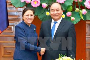 Thủ tướng Chính phủ Nguyễn Xuân Phúc tiếp Chủ tịch Quốc hội Lào