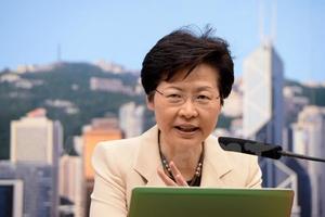 Chân dung nữ Trưởng Đặc khu đầu tiên của Hong Kong kể từ năm 1997