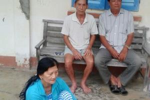 Công an xin lỗi 4 người đánh bài ăn thịt gà ở Cà Mau
