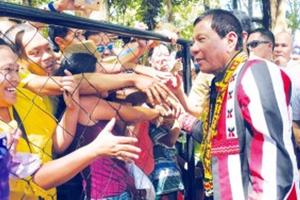 Philippines sa thải 92 nhân viên Chính phủ vì tham nhũng