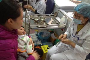 Chuẩn bị đầy đủ thuốc, trang thiết bị phục vụ điều trị bệnh ho gà