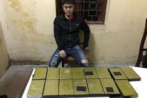 Bắt đối tượng truy nã đặc biệt trong đường dây buôn bán 1.000 bánh heroin