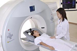 Không chụp CT đủ 5 ca/ngày, BV bị yêu cầu bồi thường