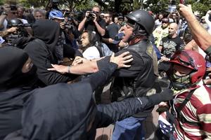 Biểu tình kêu gọi Tổng thống Mỹ Trump công khai hồ sơ thuế