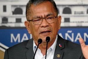 Tổng thống Philippines sa thải Bộ trưởng Nội vụ Ismael Sueno