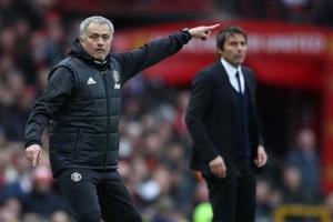 Trong một cuộc chiến, Jose Mourinho vẫn hay hơn Antonio Conte