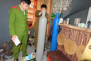 Hà Nội nghiêm cấm học sinh sử dụng bóng cười
