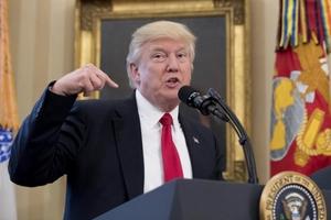 Việt Nam bị nhắm đến trong sắc lệnh "trả đũa thương mại" của Trump