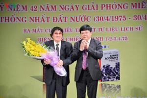 Ra mắt bản tiếng Anh cuốn “Biên bản chiến tranh 1-2-3-4.75”