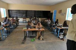 Mỗi năm, Niger phải chi hơn 7,7 triệu USD cho giáo viên "ma"
