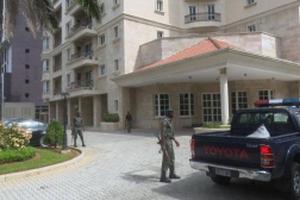 Nigeria: Tìm thấy 1.000 tỉ tiền mặt ở căn nhà bỏ hoang
