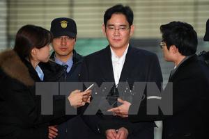 Lãnh đạo các tập đoàn Samsung và Lotte của Hàn Quốc bị thẩm vấn