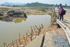 Chính quyền bao che cho nạn khai thác cát?