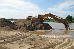 Ông Trương Trọng Nghĩa: Khai thác cát lậu tràn lan, tiền vào túi ai?