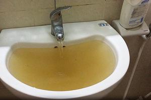 Giữa Thủ đô, hàng nghìn người dân vẫn dùng nước bẩn