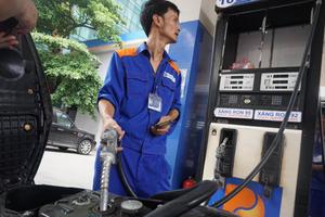 Giá xăng, dầu giảm từ 15h chiều nay