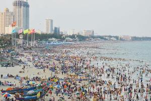 10 hình ảnh gây "sửng sốt" dịp nghỉ lễ 30/4 - 1/5