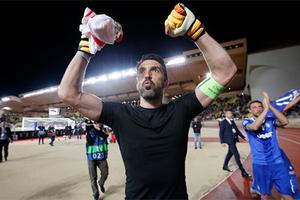 Buffon chạm mốc 100 trận cùng Juventus ở Champions League