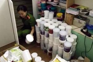 Một tấn kem trộn, bột tắm trắng bị thu giữ ở Hà Nội