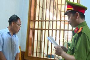Bắt nguyên kế toán trường nội trú tham ô tài sản