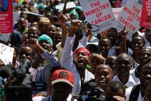 Mỹ dừng viện trợ Bộ Y tế Kenya vì tham nhũng