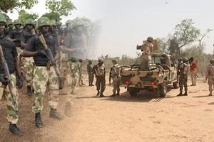 Tham nhũng quân sự gây khó cho Tổng thống Nigeria