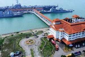 Chuẩn Đô đốc Hải quân Mỹ bị kết án tù
