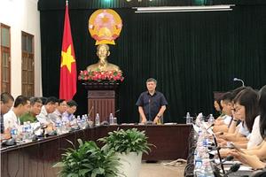 Họp báo vụ hắt chất bẩn vào thịt lợn tại chợ Lương Văn Can