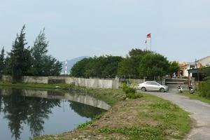 Đền Bà Hải bị ô nhiễm nặng vì bãi than