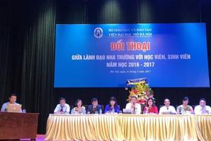 Nhiều thắc mắc của sinh viên được giải đáp thỏa đáng