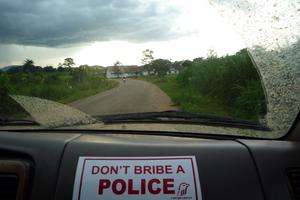 Cảnh sát Liberia khởi động chiến dịch chống hối lộ