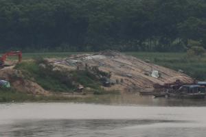 Xử phạt 157 triệu đồng về khai thác, tập kết cát trái phép   