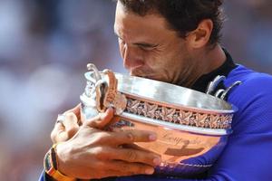 Nadal lần thứ 10 vô địch Roland Garros
