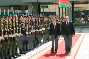Tổng thống Belarus đón, hội đàm với Chủ tịch nước Trần Đại Quang