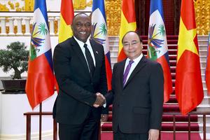 Thủ tướng Nguyễn Xuân Phúc tiếp Chủ tịch Thượng viện Haiti