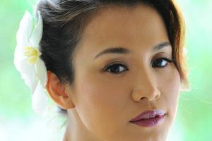 Cuộc sống của hoa hậu Ngọc Khánh bên trời Tây giờ ra sao?