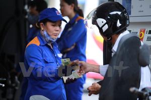Giảm hơn 800 đồng, xăng RON 92 xuống còn 16.504 đồng mỗi lít