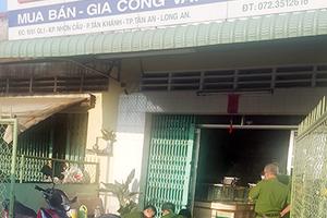 Kẻ bịt mặt chém bà chủ tiệm vàng giữa ban ngày, cướp 10 lượng
