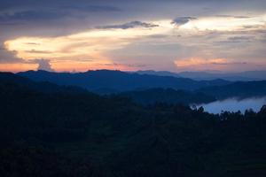 Hối lộ, khai thác mỏ trái phép tràn lan ở Uganda