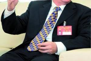 Quan Trung Quốc “bảo kê” thủ phủ tình dục, tư lợi 300.000 tỉ