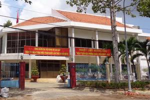Hủy quyết định bổ nhiệm “thần tốc” con trai làm Phó khoa