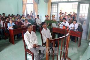Vụ 2 nông dân bị truy tố nhận hối lộ: Tòa tuyên miễn hình phạt tù
