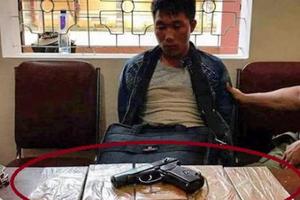 Bắt đối tượng dùng vũ khí nóng vận chuyển 10 bánh heroin