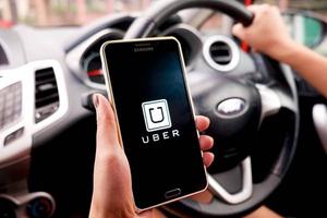 Bộ Tài chính bác kiến nghị thu thuế taxi truyền thống như Uber