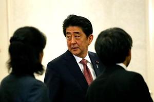 Đảng của Thủ tướng Abe thất bại nặng nề trong bầu cử ở Tokyo