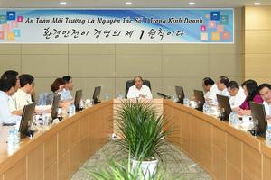 Thủ tướng Nguyễn Xuân Phúc làm việc với Samsung Thái Nguyên
