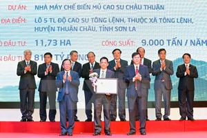 Thủ tướng Nguyễn Xuân Phúc: Tự cứu mình để phát triển