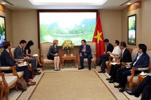 Phó Thủ tướng Vương Đình Huệ tiếp các Đại sứ