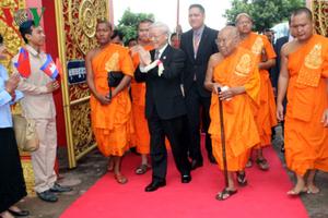 Tổng Bí thư Nguyễn Phú Trọng thăm các vị Đại Tăng thống Campuchia