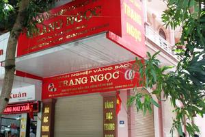 Trộm đột nhập tiệm vàng, nhiều trang sức bị mất cắp